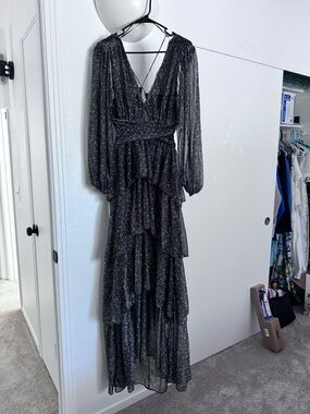 ASTR Black Sparkle Tiered V-Neck Long Sleeve Maxi Dress